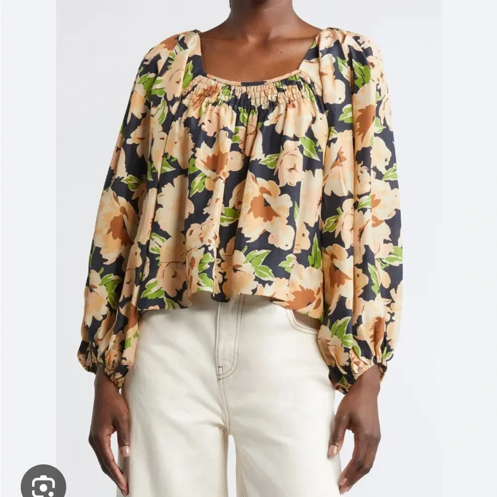 THE GREAT. Magpie Silk Top in Victorian Rose Print - Picture 8 of 12